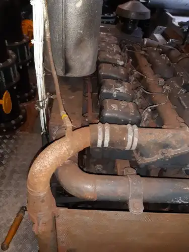 Tàu kéo lưới để bán