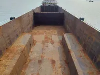 Tàu container để bán