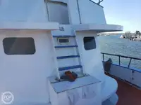 Tàu phà để bán