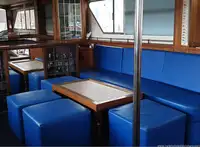 Tàu du lịch để bán