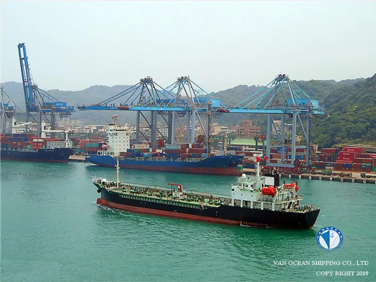 Tàu chở dầu/hóa chất để bán