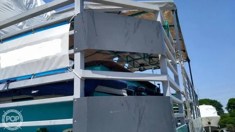 Tàu container để bán