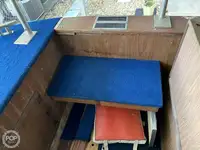 Tàu du lịch để bán