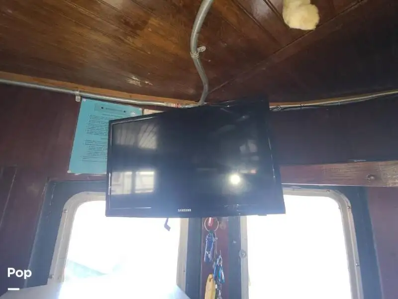 Tàu kéo lưới để bán