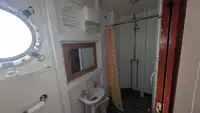 Tàu khảo sát để bán