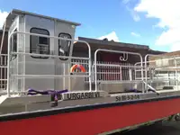 Tàu container để bán