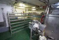 Tàu cung cấp cho giàn khoan (PSV) để bán