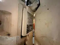 Tàu làm việc để bán
