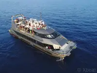Tàu chở khách rao bán