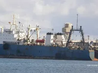 Tàu kéo lưới để bán