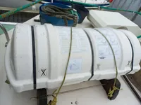 Tàu dẫn đường để bán