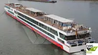 Tàu du lịch để bán