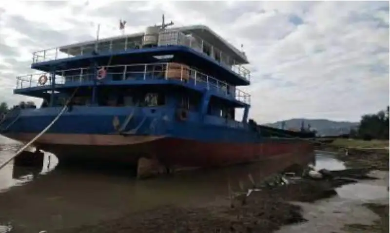 Sà lan để bán