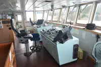 Tàu kéo để bán