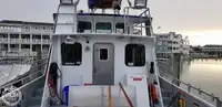 Tàu kéo lưới để bán