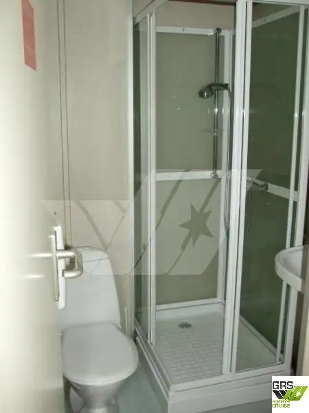 Sà lan chở người để bán