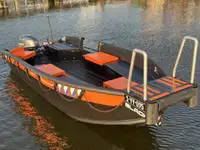 Tàu làm việc để bán