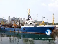 Tàu kéo lưới để bán