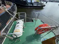 Tàu dẫn đường để bán