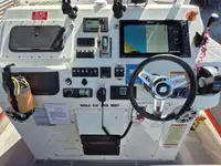 Tàu lưỡng cư để bán