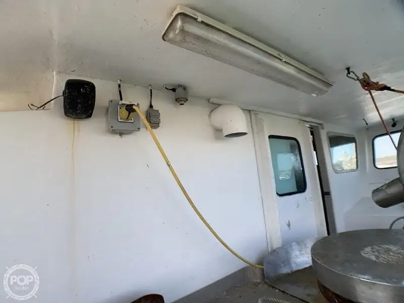 Tàu câu dài để bán