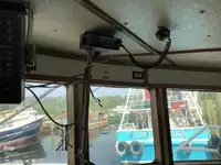 Tàu kéo lưới để bán