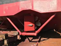 Tàu kéo để bán