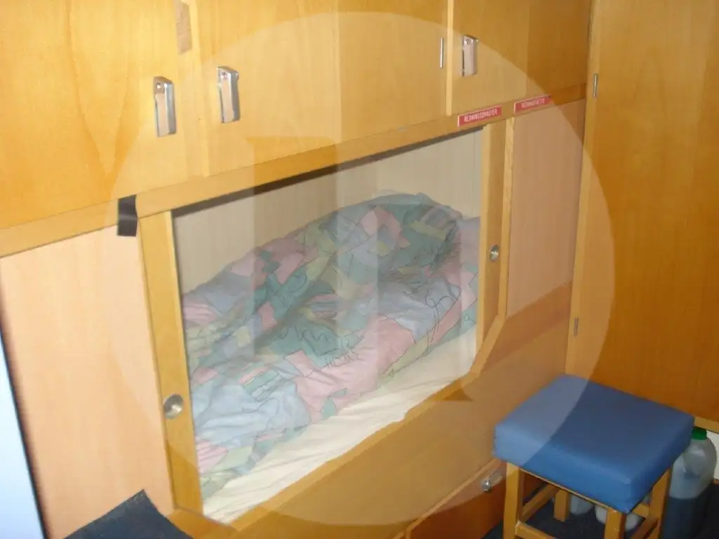 Tàu kéo lưới ngang để bán