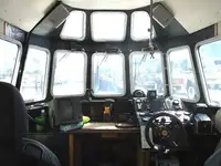 Tàu chở thủy thủ đoàn để bán