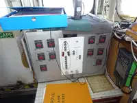 Tàu làm việc để bán
