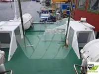 Sà lan chở người để bán