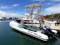 Thuyền bơm hơi cứng rao bán