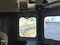 Tàu kéo lưới để bán