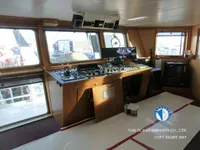Tàu kéo lưới để bán