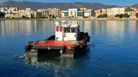 Tàu làm việc để bán
