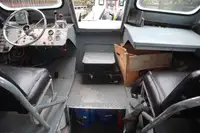 Tàu chở thủy thủ đoàn để bán