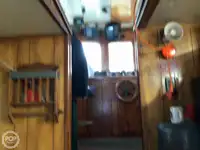Tàu kéo lưới để bán