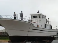 Tàu kéo lưới để bán