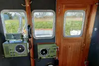 Tàu làm việc để bán