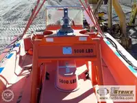 Tàu cứu hộ để bán