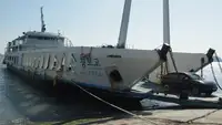 Tàu phà rao bán