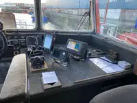 Tàu chở thủy thủ đoàn để bán