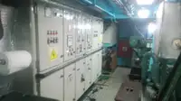 Tàu làm việc để bán
