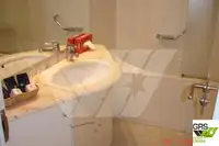 Tàu du lịch để bán