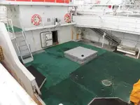 Tàu kéo lưới để bán