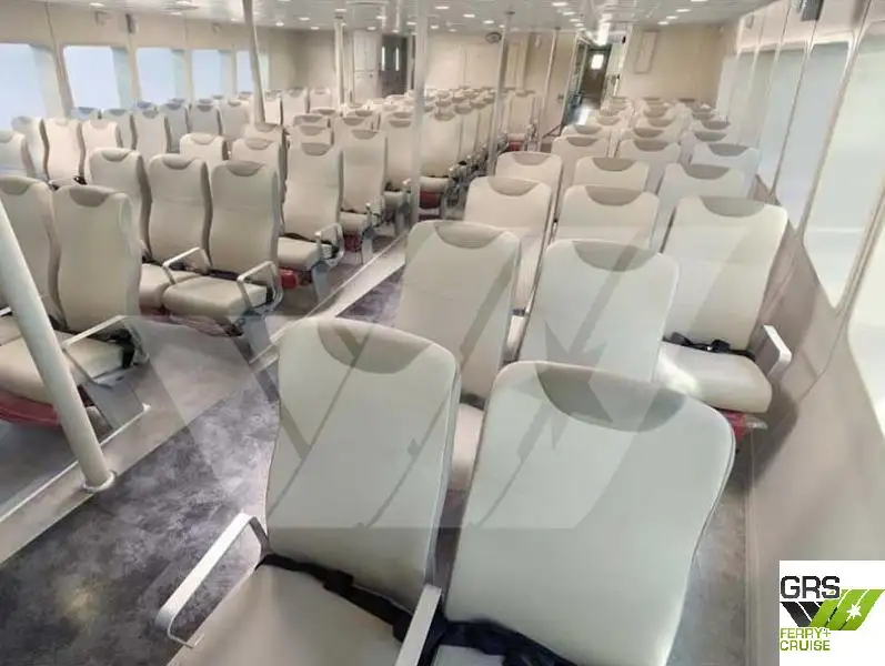 Tàu chở khách để bán
