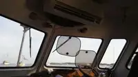 Tàu chở thủy thủ đoàn để bán