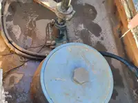 Tàu chế biến cá để bán