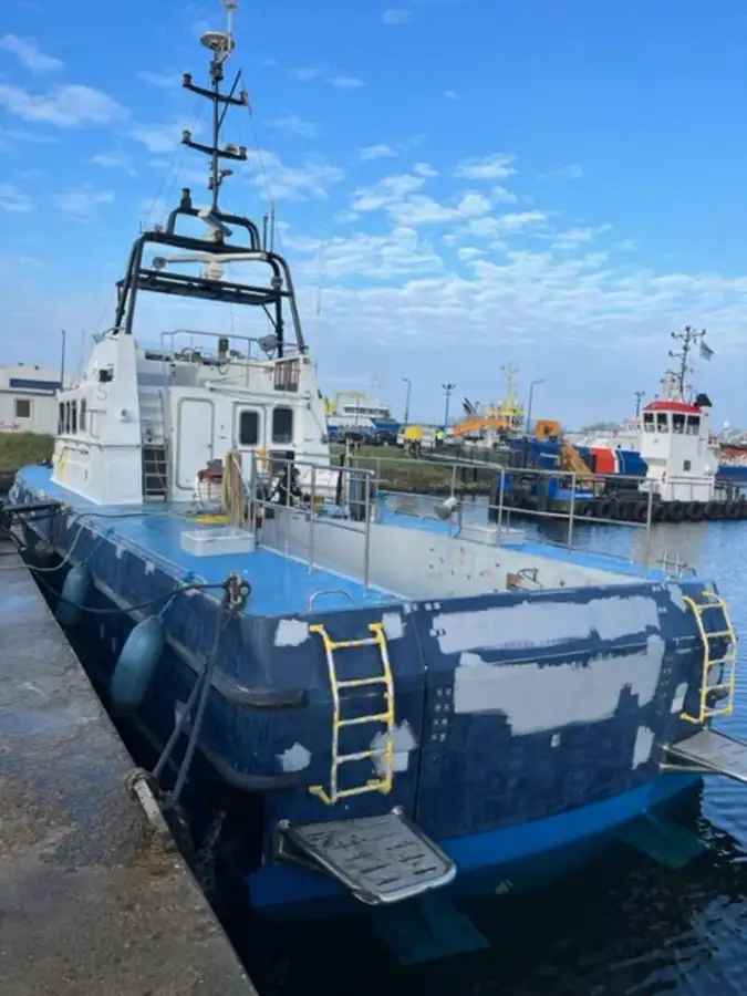 Tàu tuần tra để bán