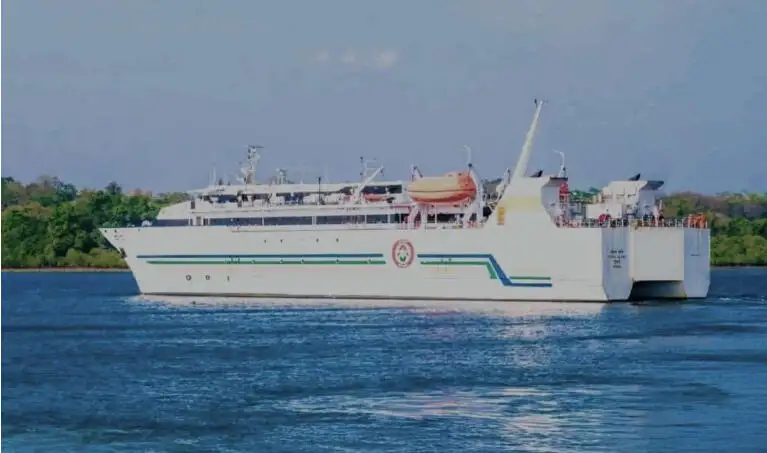 Tàu Ro-Ro để bán